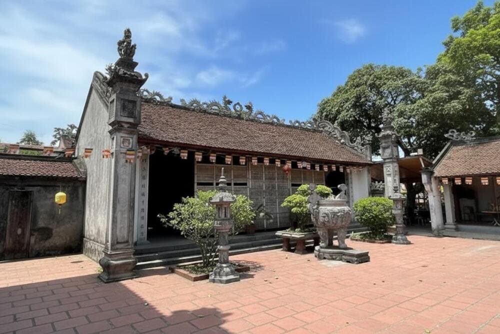 B&aacute;i đường của ch&ugrave;a B&agrave; Đanh được thiết kế theo lối kiến tr&uacute;c cổ k&iacute;nh, đậm n&eacute;t truyền thống.